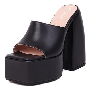 NEW and unworn platform Amazon sandals black size 8
